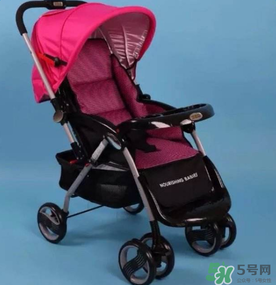 嬰兒車三輪好還是四輪好？嬰兒車三輪和四輪的區(qū)別