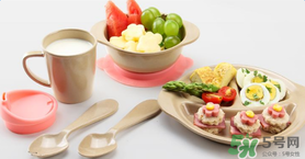 嬰兒輔食碗有必要買嗎？寶寶輔食餐具推薦