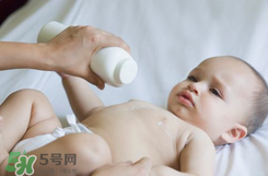 護臀膏和爽身粉有什么區(qū)別？護臀膏和爽身粉有什么不同