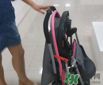 好孩子嬰兒車怎么折疊？好孩子嬰兒車折疊步驟圖