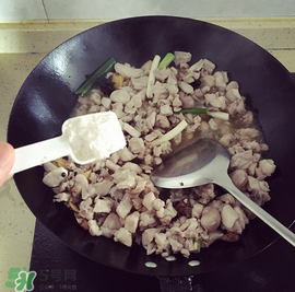 別人家的室友！成都女孩為室友帶了一盆冷吃兔