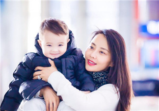 胡可直戳馬雅舒育兒痛點 快速解決其帶娃問題