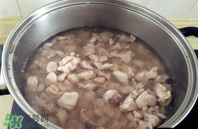 別人家的室友！成都女孩為室友帶了一盆冷吃兔