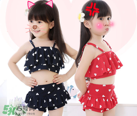 兒童泳衣連體好還是分體好？?jī)和疽履膫€(gè)款式好？