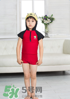 兒童泳衣連體好還是分體好？?jī)和疽履膫€(gè)款式好？