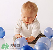 一歲寶寶玩什么游戲好？一歲寶寶適合玩什么游戲？