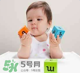 一歲寶寶玩什么游戲好？一歲寶寶適合玩什么游戲？