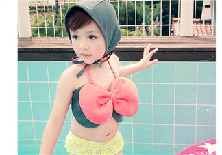 兒童泳衣連體好還是分體好？兒童泳衣哪個款式好？