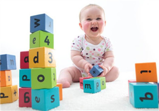 一歲寶寶玩什么游戲好？一歲寶寶適合玩什么游戲？