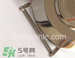 dw丹尼爾惠靈頓手表怎么調(diào)時(shí)間？dw手表怎么沒有日期