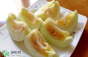 甜瓜能和酸奶一起吃嗎？吃完甜瓜可以喝酸奶嗎？