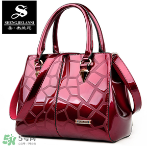 母親節(jié)可以送包包嗎？2017年母親節(jié)送什么包包好？