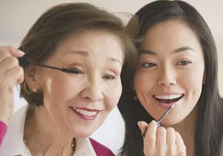 母親節(jié)可以送包包嗎？2017年母親節(jié)送什么包包好？