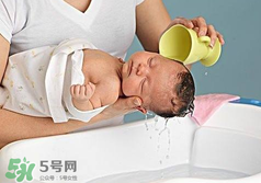 嬰兒洗頭怎么洗？嬰兒洗頭注意事項