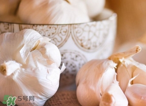 新鮮蒜頭怎么保存？蒜頭怎么保存不發(fā)芽