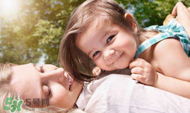 嬰兒吃魚肝油有什么好處？嬰兒吃魚肝油會拉肚子嗎？