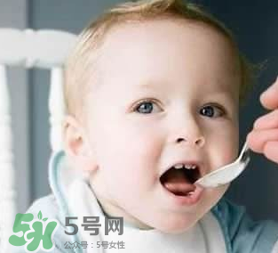 寶寶吃魚肝油什么時間吃最好？嬰兒吃魚肝油吃到什么時候？