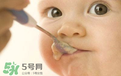 寶寶吃米粉拉綠便便怎么回事？寶寶吃米粉拉綠色要緊嗎？