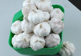 蒜頭泡醋有什么功效？蒜頭泡醋的功效和做法