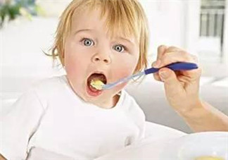 嬰兒吃魚肝油能打預(yù)防針嗎？嬰兒吃魚肝油影不影響打預(yù)防針？