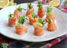 三文魚不能和什么一起吃？三文魚和什么相克？