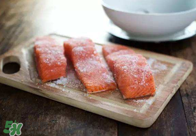 三文魚(yú)可以放多久？三文魚(yú)能放多久？