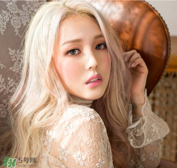 美妝博主pony結(jié)婚了嗎？ pony老公是誰？