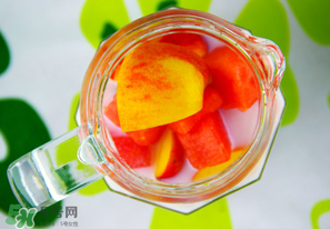 油桃和牛奶能一起吃嗎？喝完牛奶能吃油桃嗎？