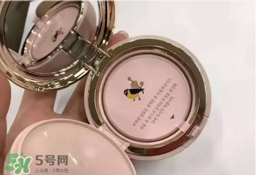 雪花秀2017黃金鳥(niǎo)限量氣墊色號(hào)試色 雪花秀黃金鳥(niǎo)氣墊多少錢(qián)