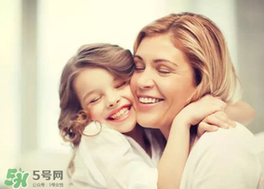 2017年母親節(jié)送什么口紅？2017年送媽媽口紅什么顏色好？