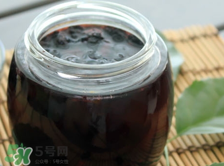 桑葚可以和什么一起吃?桑葚能和什么同吃? 桑葚可以和什么一起吃?桑葚能和什么同吃?