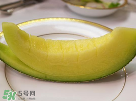 甜瓜和海鮮能一起吃嗎？吃海鮮能吃香瓜嗎？