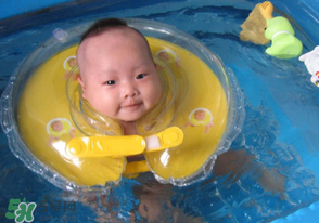 寶寶游泳多長時間合適？寶寶一次游泳游多久好？