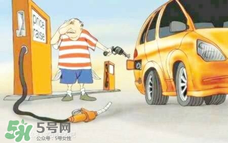 把自己關(guān)在冰柜聞汽油 直到遺體腐爛才被發(fā)現(xiàn) 把自己關(guān)在冰柜聞汽油 直到遺體腐爛才被發(fā)現(xiàn)