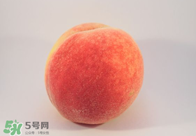 ?桃子發(fā)霉了還可以吃嗎？吃了發(fā)霉的桃子怎么辦？