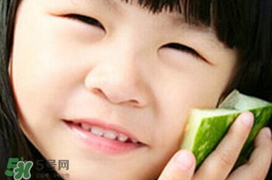 西瓜皮敷臉有什么作用？西瓜皮敷臉有什么好處