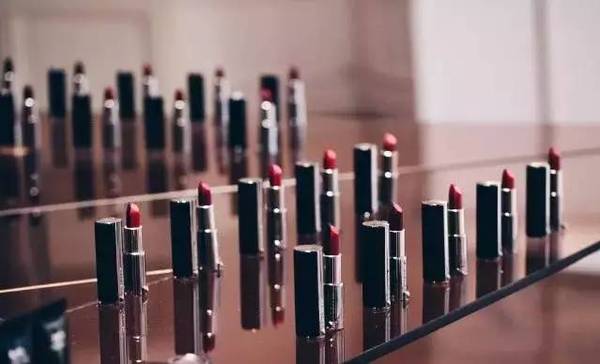 紀梵希雙色唇膏口紅什么時候上市？紀梵希雙色唇膏上市時間