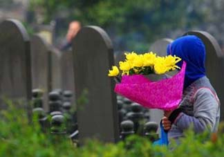 母親節(jié)能掃墓嗎？母親節(jié)給母親上墳合適嗎？