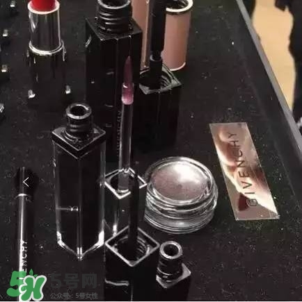 紀(jì)梵希紫黑色變色唇蜜怎么樣？紀(jì)梵希紫黑變色唇蜜多少錢