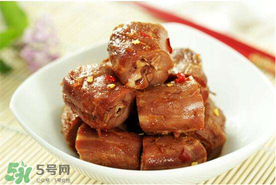 周黑鴨和絕味哪個好吃？絕味鴨脖和周黑鴨哪個好吃？