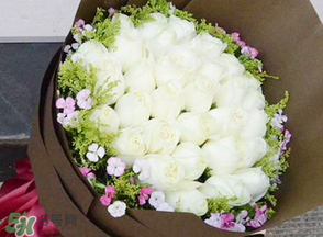 母親節(jié)可以送白玫瑰嗎？白玫瑰適合送什么人？