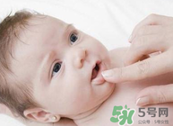 該怎么給嬰兒做口腔護(hù)理？新生兒口腔護(hù)理有哪些要點(diǎn)？