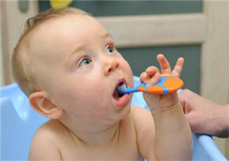 該怎么給嬰兒做口腔護理？新生兒口腔護理有哪些要點？