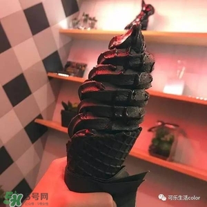 炭黑冰淇淋好吃嗎？炭黑冰淇淋哪里買？
