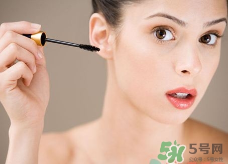 孕婦能抹護(hù)膚品嗎？孕婦能化妝嗎？