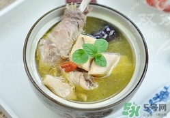 榴蓮殼煲雞湯孕婦能喝嗎？孕婦可以喝榴蓮殼煲雞湯