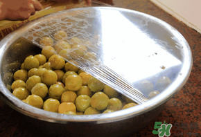 李子怎么腌好吃？李子怎么腌好吃圖解