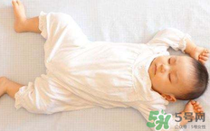 夏天嬰兒用什么尿不濕？夏天適合的尿不濕推薦