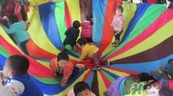 餃子在幼兒園玩的游戲叫什么？彩虹傘的捕魚游戲怎么玩？