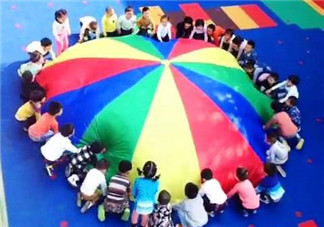 餃子在幼兒園玩的游戲叫什么？彩虹傘的捕魚游戲怎么玩？